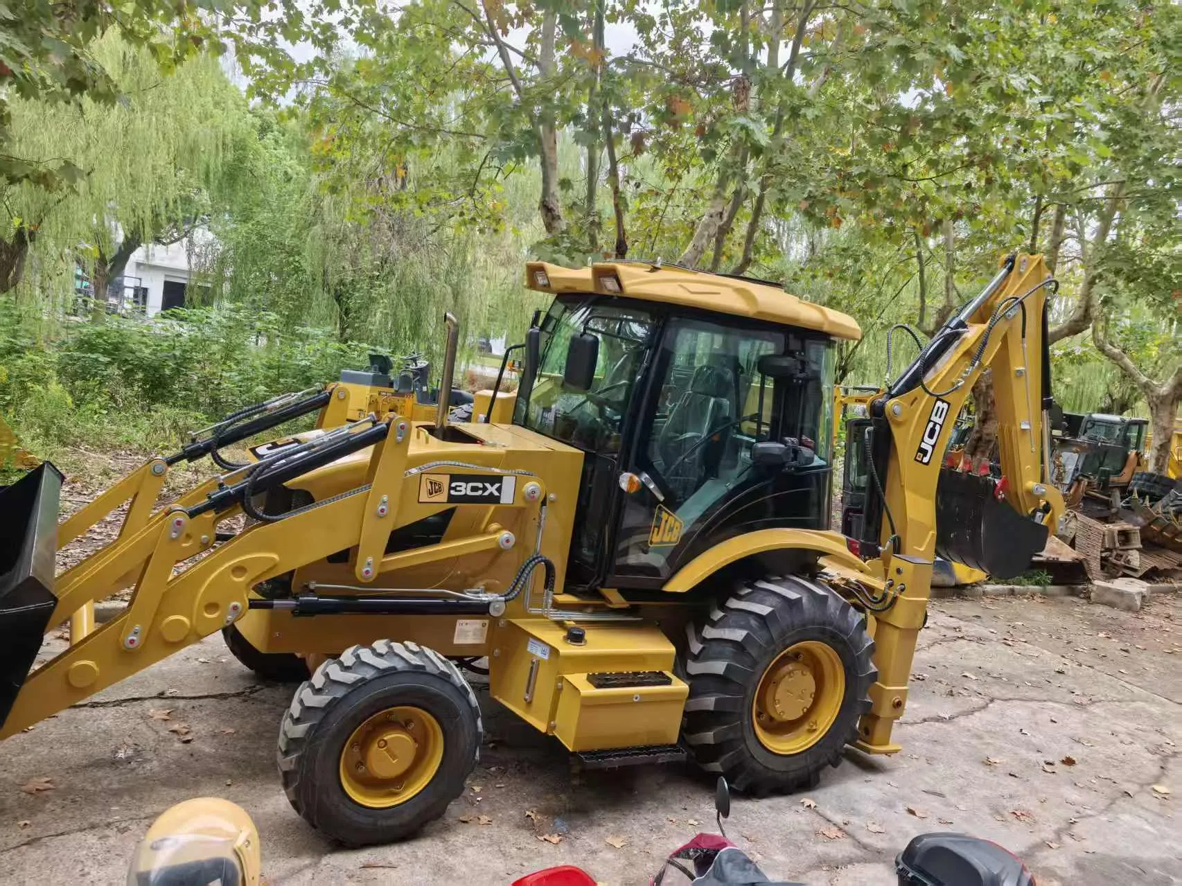 JCB 3CX Backhoe Loader (Multi-Functional Construction Machine)
