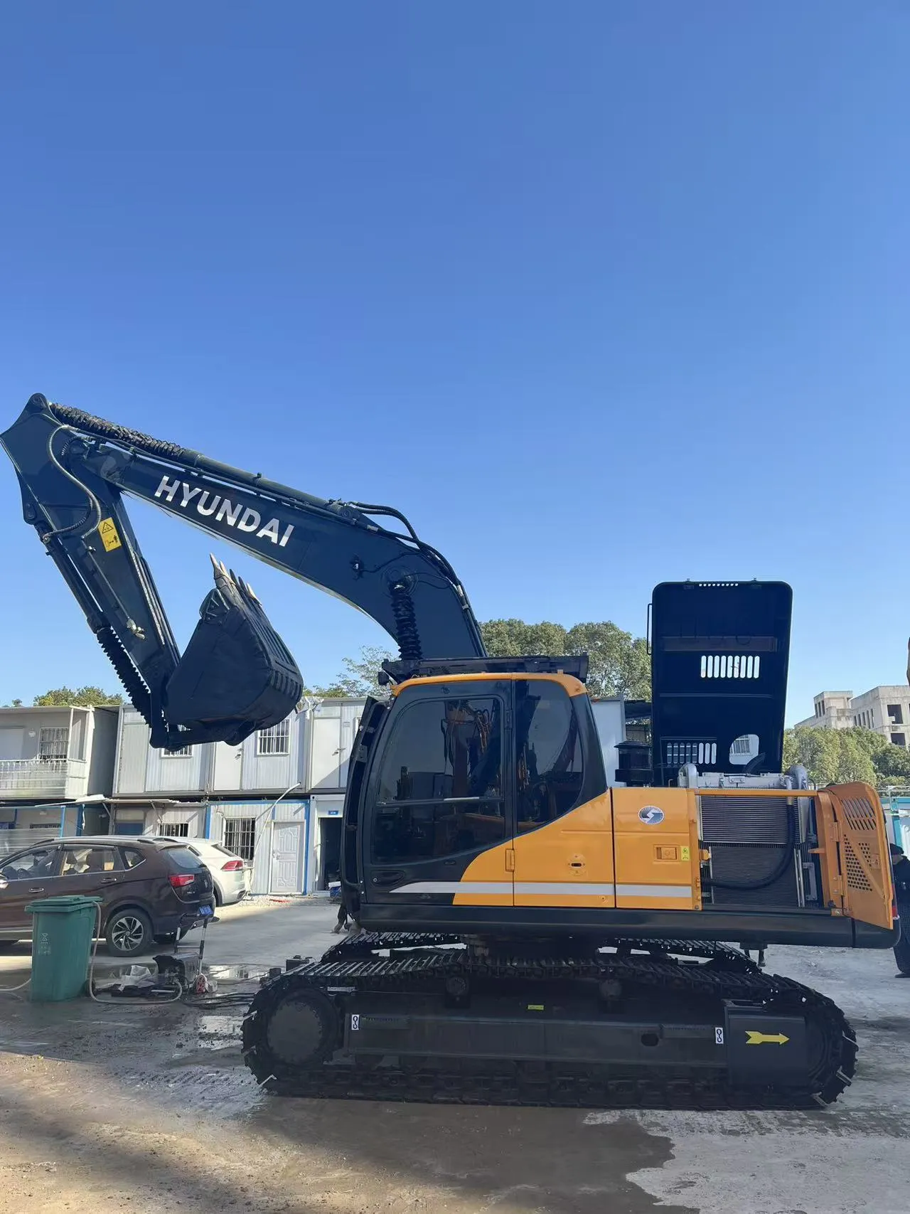 Hyundai R300LC-9S 30-Ton Crawler Excavator