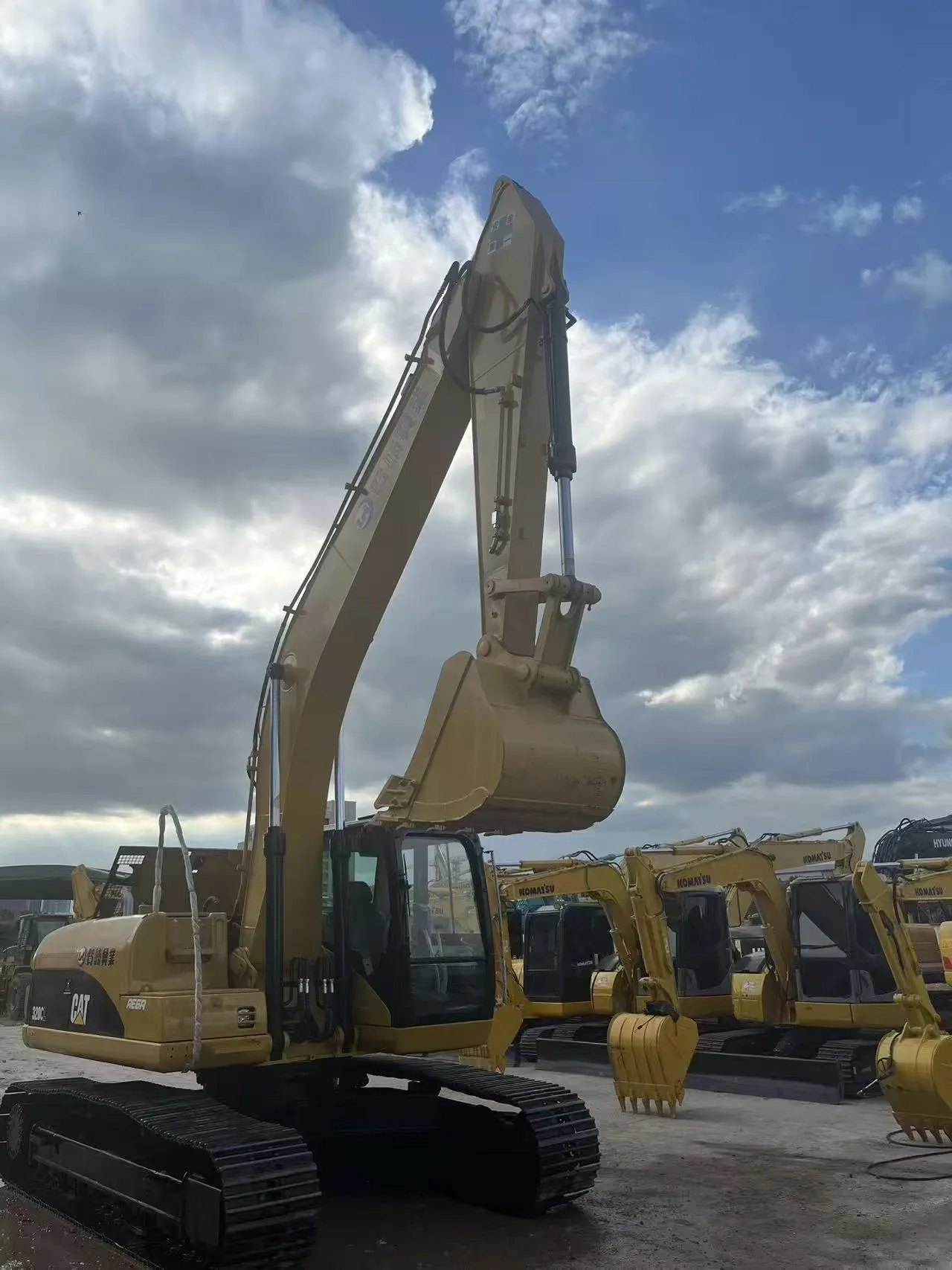 Caterpillar 320CL Crawler Excavator